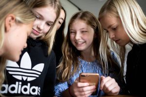 Her er listen over de skoler i Viborg, hvor eleverne må bruge mobilen i skoletiden og frikvartererne, og de skoler, hvor mobilen er låst inde. 