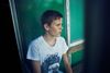 Kasper Damsgaard synes selv, at han ligner en dreng på 12 år. Han er i behandling med testosteron for at sætte puberteten i gang, så han kan komme til at ligne det, han er: En, der fylder 17 år på onsdag. Foto: Tobias Nørgaard Pedersen