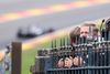Magnussen tilbragte det meste af den første træning på sidelinjen. Foto: Lars Baron / AFP