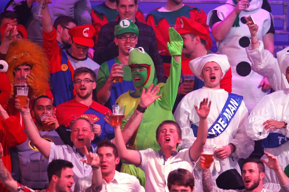 klint Cape Fejl Fans og farverige kostumer udebliver fra VM i dart
