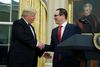 - Vi sætter handelskrigen på pause. Lige nu er vi blevet enige om at sætte toldsatserne på pause, mens vi prøver at udarbejde rammerne, siger Mnuchin til Fox News. Foto: Manuel Balce Ceneta/AP