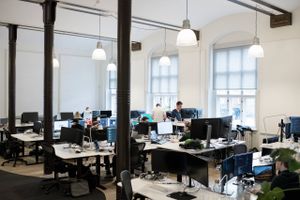 Efter et rekordår på ryggen af corona er der nu en “helt klar opbremsning” i markedet for venture-kapital til iværksættere. Flere fonde bekræfter tendensen, og det betyder, at danske tech-iværksættere må kigge længere efter penge og skal betale mere for dem.