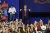 Donald Trump ved en politisk rally i North Dakota onsdag. Foto: AP/Jim Mone