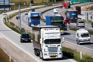 Ingeniørforeningen IDA taler varmt for en fremtid med e-roads på de store transportruter i Danmark, hvilket kan gøre det mere realistisk at nå de fremtidige klimamål. Stort transportfirma er skeptisk