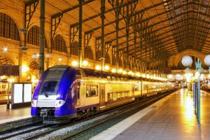 Den øgede efterspørgsel på togrejser som et mere bæredygtigt alternativ til fly har ledt til et banebrydende samarbejde mellem togselskaberne Eurostar og Thalys. Målet er at etablere bedre togforbindelser, flere direkte ruter og at mindske rejsetiden.
