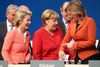 Det konservative parti CDU har ingen kvindekvoter. Men lige nu sidder tre kvinder på tunge poster i partiet. Fra venstre er det forsvarsminister Ursula von der Leyen, i midten kansler og partiformand Angela Merkel, til højre er det næstformand Julia Klöckner. Foto: Kay Nietfeld/AP