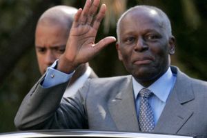 Angolas regering måtte holde syv dages landesorg for landets frihedshelt og landsfader, uden at liget var til stede.