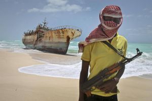 Da de somaliske piraters aktiviteter var på det højeste, blev næsten 300 skibe enten kapret, forsøgt kapret eller udsat for røveri. Arkivfoto: AP