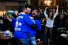 Leicester-fans reager på nyheden om, at klubben er blevet mester for første gang.
