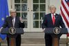 Jean-Claude Juncker og Donald Trump fremlægger aftalen efter deres møde. Foto: Evan Vucci/AP