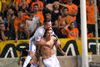 Federico Santander har udlignet til 1-1 for FC København og fejrer målet sammen med Peter Ankersen. Foto: Lars Poulsen/Polfoto
