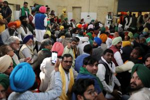 Protestaktion i Indiens hovedstad, New Delhi, der har varet et år, er slut efter indrømmelser fra regeringen.