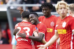 FC Midtjylland fik dybt inde i overtiden udlignet til 1-1 mod FCN på et straffespark efter et VAR-tjek.