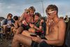 Tirsdag aften på Kærligheden var festen godt i gang. Selvom den store festplads i skov i Skanderborg først åbnede onsdag har der siden søndag været stor fest og kærlighed på Kærligheden der er campingområdet hvor mange af de unge fester ugen lang. Foto: Casper Dalhoff