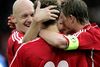På landsholdet spillede Thomas Gravesen blandt andre sammen med Dennis Rommedahl, Jon Dahl Tomasson, Jesper Grønkjær og Stig Tøfting.