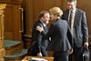 En måling foretaget af analyseinstituttet Wilke for Jyllands-Posten viser, at vælgerne på helt centrale områder mener, at S-formanden er bedre end sin blå modstander, Lars Løkke Rasmussen (V).