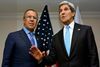 Før et møde i Brunei med sin russiske kollega, Sergey Lavrov, afværgede den amerikanske udenrigsminister, John Kerry (th.), et spørgsmål fra pressen om Edward Snowden. Foto: Jacquelyn Martin/AP