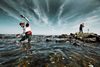 Deltagerne i adventurerace skal også forcere klippeskærene i havet ved Bornholm . Foto: Martin Paldan
