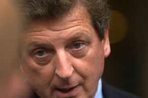 Roy Hodgson har igen sat aldersrekord på bænken i verdens stærkeste fodboldrække. 