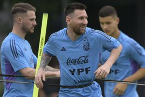 1,5 millioner fans og 130.000 journalister har ifølge fodboldchef forsøgt at få adgang til Argentinas kamp.
