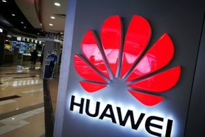 Også Huawei, Kinas and mobilgigant, har haft ørene i den amerikanske maskine. I januar aflyste USA's teleselskab AT&T et partnerskab med det kinesiske firma efter politisk press. Foto: Imaginechina via AP Images