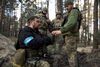 Det er foreløbigt lykkedes Ukraine at holde forsvaret af Kyiv væk fra bymidten og ude i forstæderne og randområder med mere skovrigt terræn. Foto: REUTERS/Anna Kudriavtseva