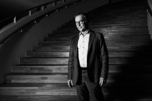 60 år søndag: Mads Krogsgaard Thomsen er den med afstand længst siddende forskningsdirektør blandt verdens største medicinalselskaber.