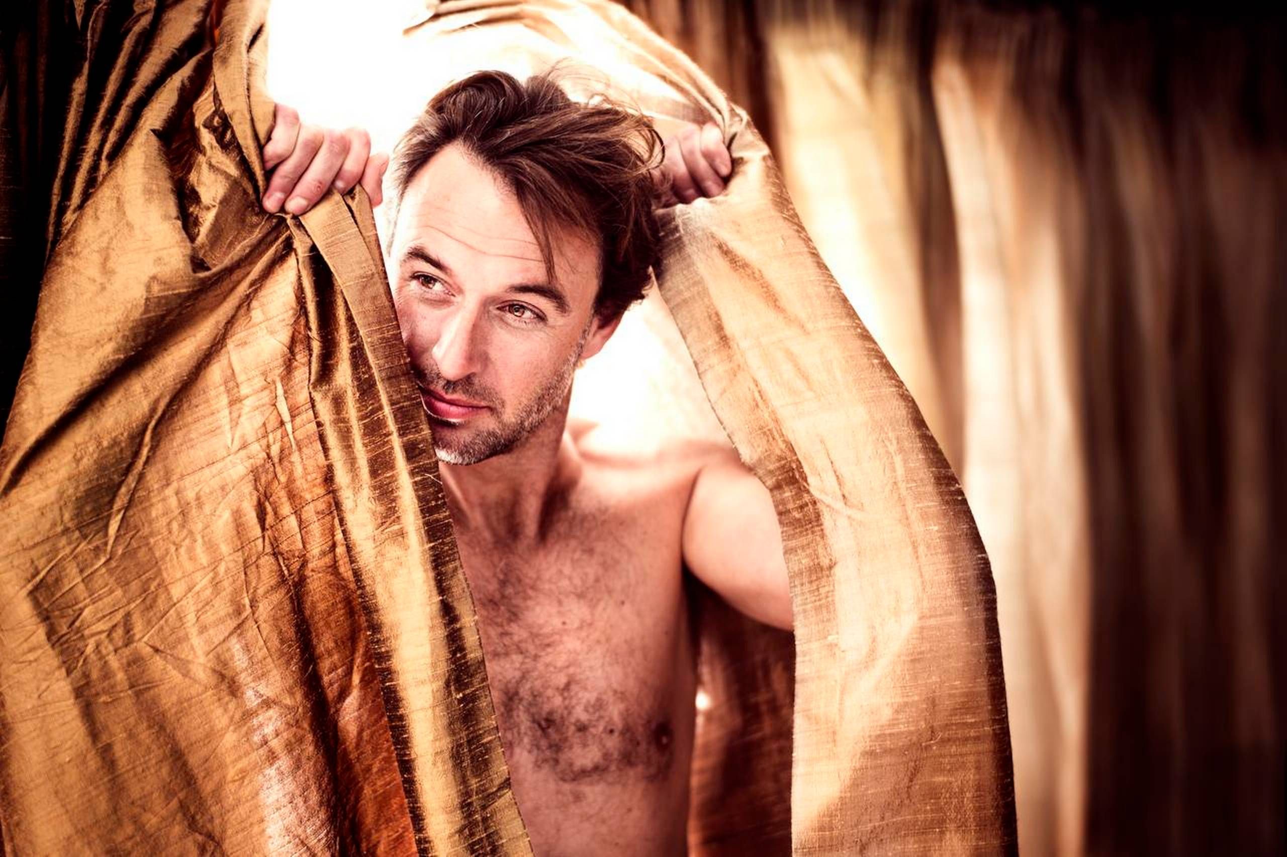 Sexologs erotiske roman opstod som terapeutisk selvhjælp 2560x1706 Porno billede hd Sexologs erotiske roman opstod som terapeutisk selvhjælp Foto pic