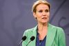 Helle Thorning-Schmidt præsenterer ny dagpengeløsning.