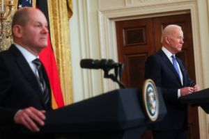 Mødet mellem USA’s præsident Joe Biden og den tyske forbundskansler Olaf Scholz signalerede enighed. Men under neden lurer konflikterne.