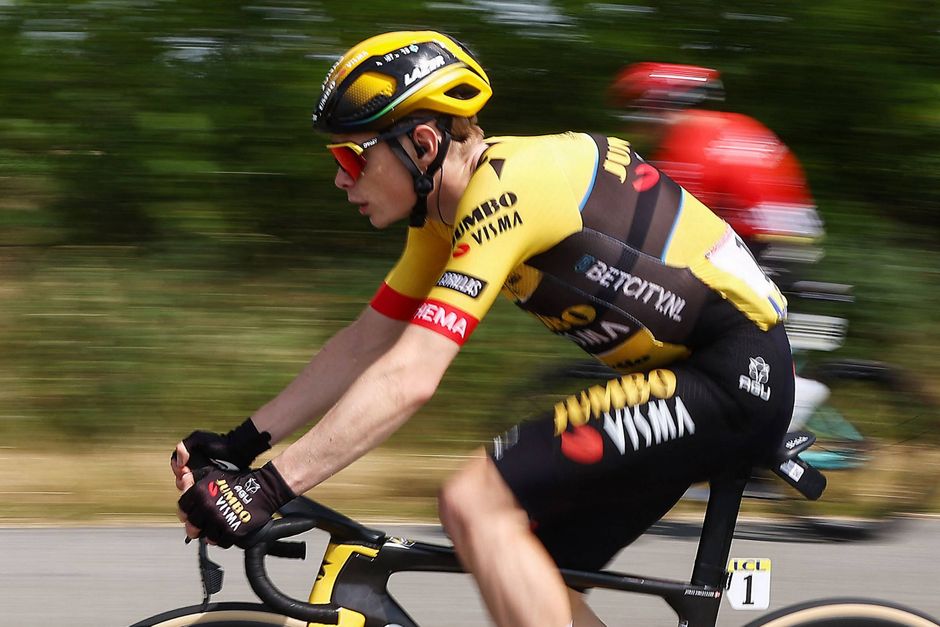 Jonas Vingegaard vandt torsdagens etape i Criterium du Dauphiné og er ny mand i den gule førertrøje.