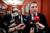 Dansk Folkepartis leder Kristian Thulesen Dahl og Dansk Folkepartis Rene Christensen på vej til forhandlinger i Statsministeriet. Foto: Jens Dresling