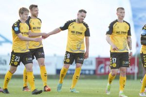 AC Horsens slutter på førstepladsen i 1. division efter en afsluttende 1-1-kamp mod Hvidovre.