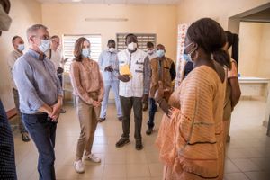 Piger og kvinders rettigheder var i fokus under kronprinsessens og udviklingsministerens tur til Burkina Faso.