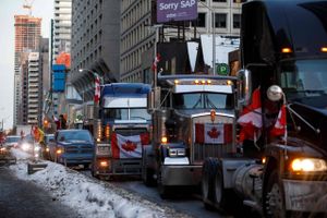 Canadas premierminister, Justin Trudeau, har bønfaldt lastbilchaufførerne om at trække sig tilbage. 