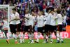 Manchester United-spillerne fejrer med hinanden sejren i FA Cup-finalen.