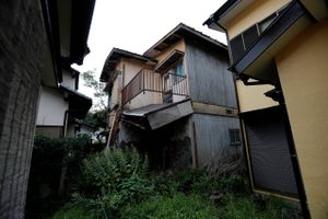 Den faldende befolkning betyder, at flere og flere japanske huse overlades til at forfalde. 