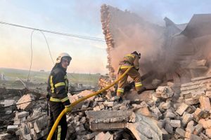 Natten til fredag har Ukraine skudt fire russiske krydsermissiler og ti angrebsdroner ned, oplyser militæret.