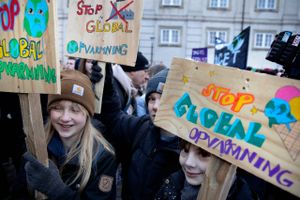 Vi har fra politisk hold de seneste år gjort alt det forkerte for, at I kan se på fremtiden med håb og skaberkraft. Vi har ikke lyttet til jeres ønsker om radikale politiske løsninger på klimaforandringerne. Undskyld for det, skriver Caroline M. Maier i sin version af statsministerens nytårstale. Arkivfoto: Finn Frandsen