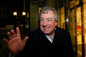 Terry Jones var med til at stifte Monty Python og har instrueret flere af gruppens film bla. "Life of Brian". 