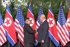 Historisk håndtryk - USA's præsident mødtes tirsdag morgen lokal Singapore tid med Nordkoreas leder, Kim Jong-un. Foto: AP