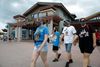 Lørdag åbnede Walt Disney World i Orlando for et begrænset antal gæster, selv om Florida i øjeblikket er hårdt ramt af coronaepidemien. Søndag slog delstaten rekord i antallet af nye smittetilfælde. Foto: Octavio Jones/Reuters