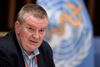 WHO's krisechef, Michael Ryan, siger fredag på et virtuelt pressemøde, at det ugentlige antal dødsfald blandt coronasmittede på omkring 50.000 liv globalt er uacceptabelt højt. Arkivfoto: Pool New/Reuters
