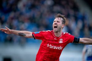 Patrick Mortensens mål i sidste minut sikrede AGF en forløsende 1-0-sejr i Lyngby. »Det vil give os momentum i tætpakket program,« siger AGF-træner.