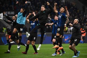 Denzel Dumfries, Marcelo Brozovic og Lautaro Martínez scorede for Inter, som vandt 3-1 over AS Roma i Serie A.