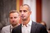 Udlændingeminister Mattias Tesfaye vil give opholdstilladelse til evakuerede personer, der ikke er omfattet af den politiske aftale. Herunder såkaldte barnebrude og flere koner til den samme mand. Foto: Liselotte Sabroe/Ritzau Scanpix