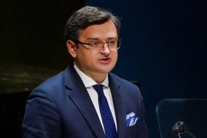 - Ukraine har i sinde at forsvare sig selv, skriver udenrigsminister på Twitter torsdag morgen.