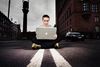15-årige Frederik Neldahl ved, hvad det vil sige at have valget mellem at være en kriminel computerhacker og en lovlydig teenager. I en test for TV 2 har han bl.a. formået at omgå tv-stationens antivirus- og sikkerhedsprogrammer. Foto: Carsten Bundgaard