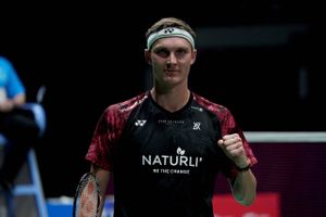 Japanske Kodai Naraoka kunne slet ikke hamle op med Viktor Axelsen, som vandt Malaysia Open stensikkert.