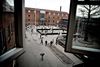 Selvforståelsen har her i landet været, at vi danner hele mennesker, mens vi lærer dem at læse og regne. Det står som en af de første sætninger i folkeskolens formålsparagraf.